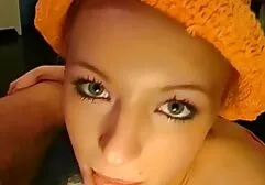 Relax Pikaper avec brunette sur film pornoamericain la route