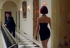 Collez les membres dans le cul maigre de la fille film porno ameri dans un verre.