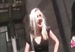 Quatre nymphes film porno américaine noire changent leurs trous.
