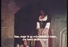 Un homme qui baise à la les meilleurs films porno américain porte, les deux filles.