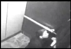 Éjaculation dans vidéo xxx américain le vagin d'une fille très cool