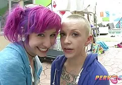 Béliers gros beaux mamelons Rasé film porno américaine noire vagin