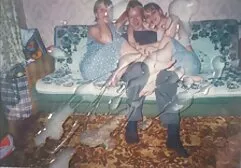 Pantalon un film porno américain sur les dents, bite dans le vagin.