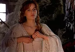 Fille coquine avale le sperme de l'homme. filme porno américain
