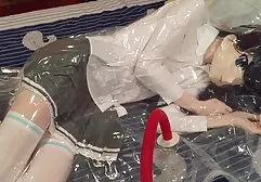 Un homme qui a l'expérience film porno x américain de donner aux jeunes un très bon porno.