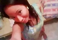 Ce mec baise deux copines. nouveau porno américain