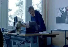 Fille russe et deux hommes aiment le free porno américain sexe de groupe.