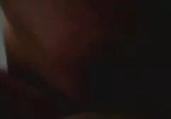 Le meilleur film porno américain jeune homme conduit la maîtresse adulte à l'orgasme.